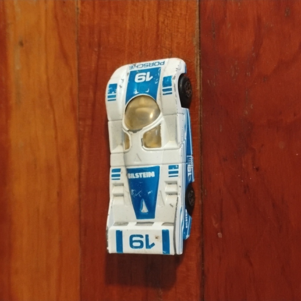 🏎️ Maistro Porsche Number 19 Bilstein Collectible Race Cars 🏎
